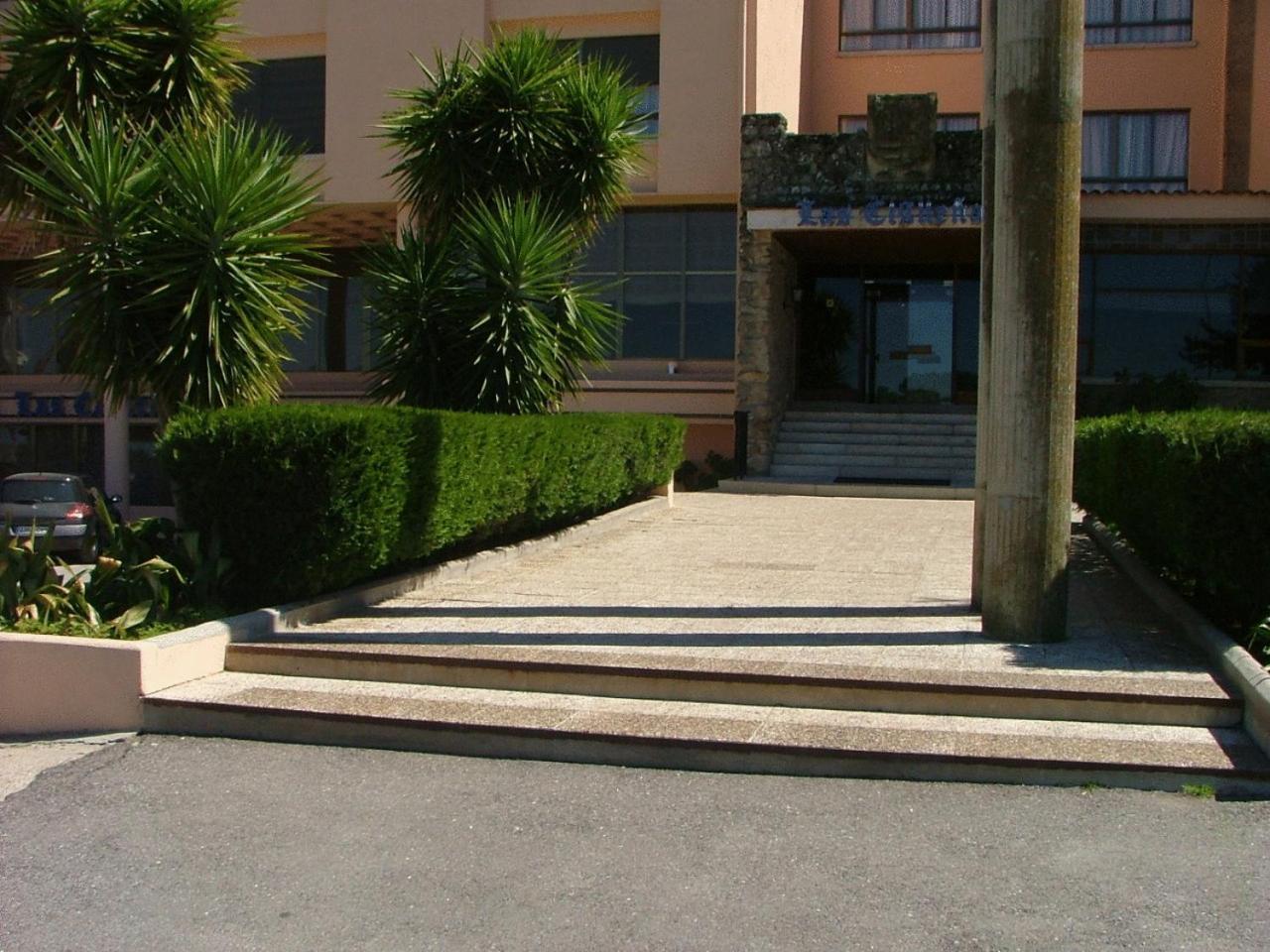 Hotel Las Cigueenas Trujillo Exterior photo